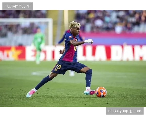 拉明·亚马尔15岁巴萨一线队首秀解析